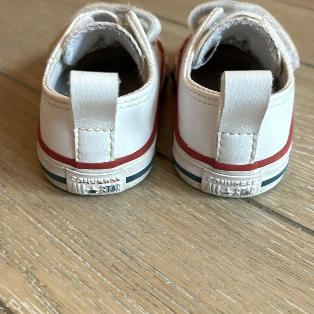 Baby Converse All Stars - Picture 2 of 3